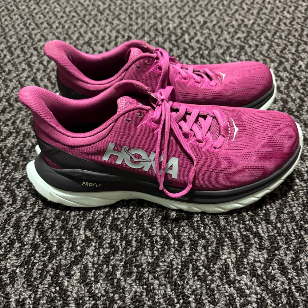 Hoka Mach 4 Women's Fuchsia Running Shoes
